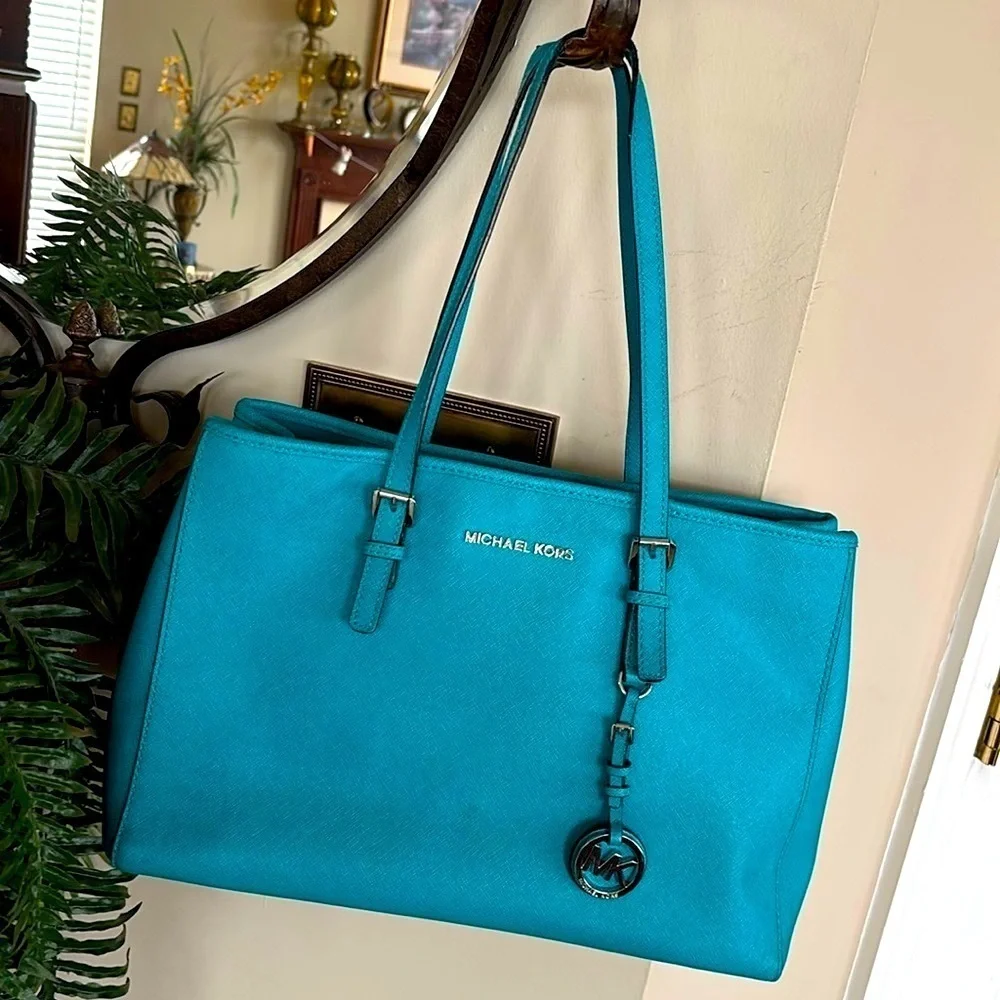Michael Kors Saffiano Leather Jet Set Large Tote Turquoise Blue Shoulder Bag